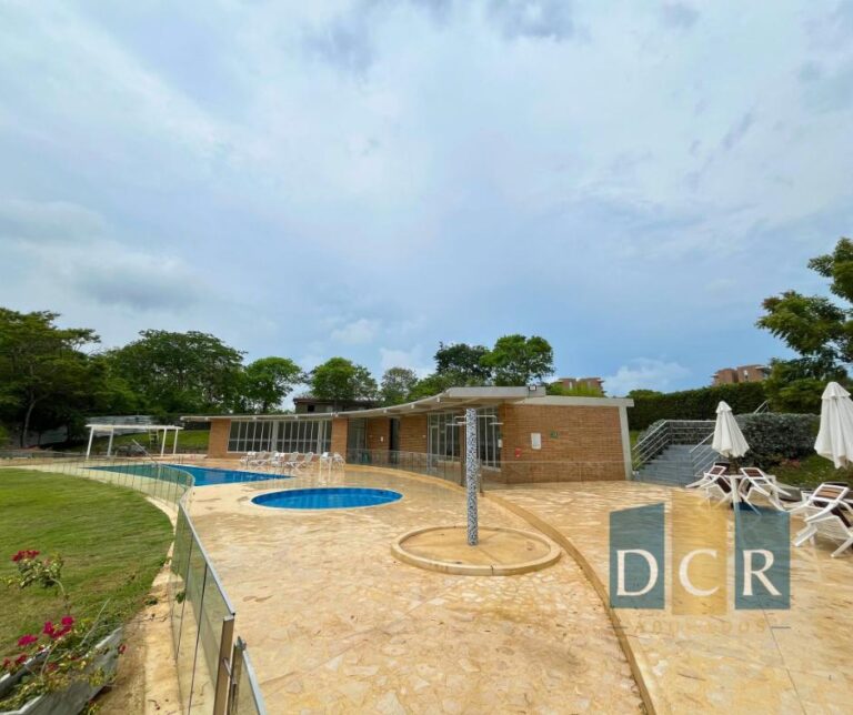 WhatsApp Image 2025-10-16 at 4.44.20 PM (4)